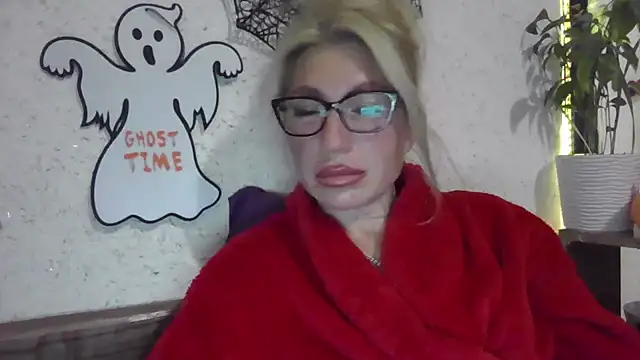 fox red lady7 online show from October 31, 2025, 8:43 pm