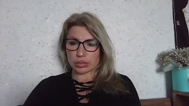 Snapshot of fox_red_lady7 chatting on January 17, 2026, 10:31 am fox red lady7 online show from January 17, 2026, 10:31 am