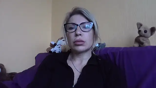 Snapshot of fox_red_lady7 chatting on February 6, 2026, 9:56 am fox red lady7 online show from February 6, 2026, 9:56 am