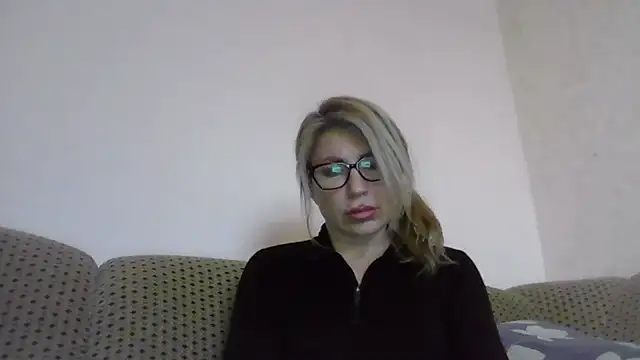 Snapshot of fox_red_lady7 chatting on February 10, 2026, 2:43 pm fox red lady7 online show from February 10, 2026, 2:43 pm