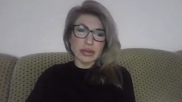 Snapshot of fox_red_lady7 chatting on February 11, 2026, 2:00 pm fox red lady7 online show from February 11, 2026, 2:00 pm