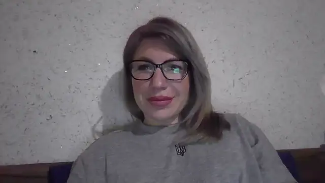 Snapshot of fox_red_lady7 chatting on February 13, 2026, 10:06 pm fox red lady7 online show from February 13, 2026, 10:06 pm