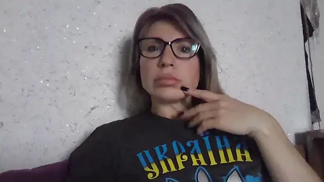 Snapshot of fox_red_lady7 chatting on February 15, 2026, 9:08 am fox red lady7 online show from February 15, 2026, 9:08 am