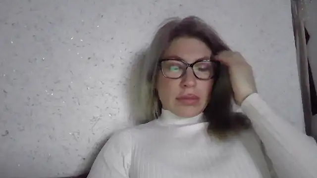 Snapshot of fox_red_lady7 chatting on February 19, 2026, 2:35 pm fox red lady7 online show from February 19, 2026, 2:35 pm