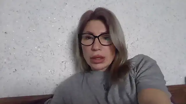 Snapshot of fox_red_lady7 chatting on February 20, 2026, 8:49 am fox red lady7 online show from February 20, 2026, 8:49 am