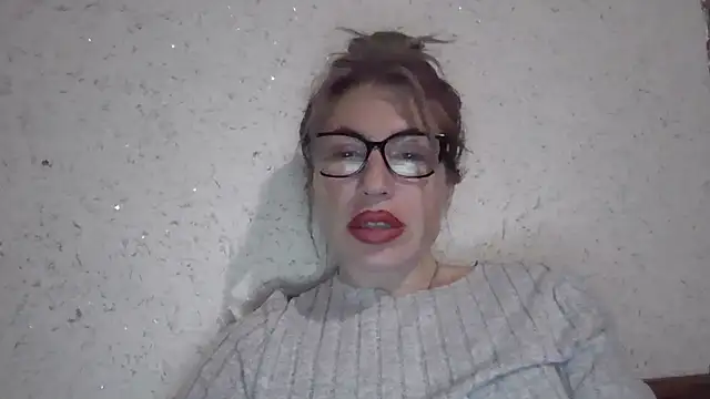 Snapshot of fox_red_lady7 chatting on February 20, 2026, 8:53 pm fox red lady7 online show from February 20, 2026, 8:53 pm