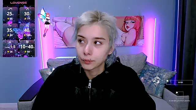 Snapshot of SophieAsh chatting on November 1, 2025, 7:10 am SophieAsh online show from November 1, 2025, 7:10 am