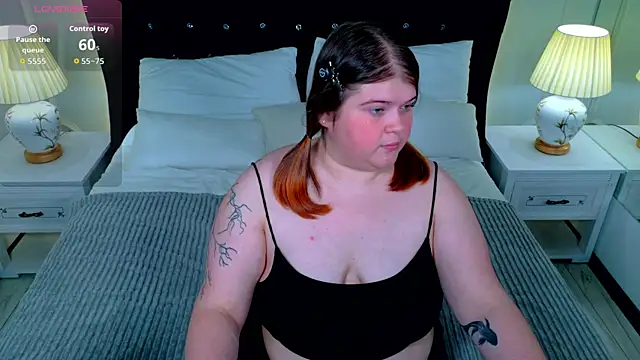 Mia Ray online show from October 1, 2025, 5:41 pm