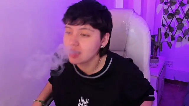 Nathaly ds online show from April 8, 2026, 8:20 pm