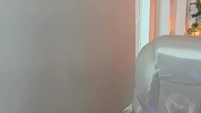 Nathaly ds online show from April 12, 2026, 5:18 pm