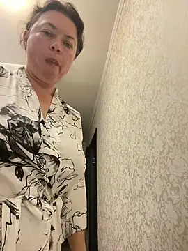 Kiravix online show from October 5, 2025, 4:49 pm