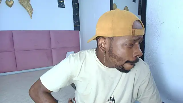 muller asher online show from October 31, 2025, 9:05 pm