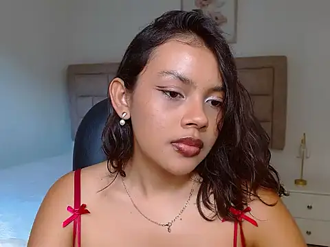 Mariannexoxx online show from November 7, 2025, 7:47 pm