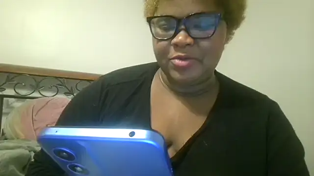 Snapshot of techprincessxx chatting on November 9, 2025, 3:43 pm techprincessxx online show from November 9, 2025, 3:43 pm