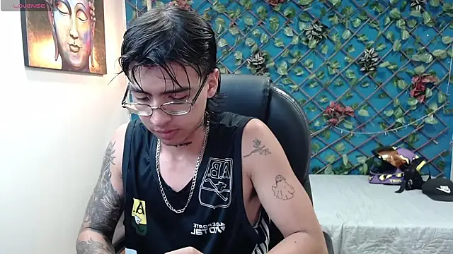 Snapshot of derekfly chatting on September 20, 2025, 3:40 am derekfly online show from September 20, 2025, 3:40 am