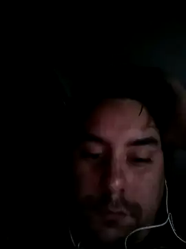 Snapshot of Lukitassss1993 chatting on October 18, 2025, 3:42 am Lukitassss1993 online show from October 18, 2025, 3:42 am