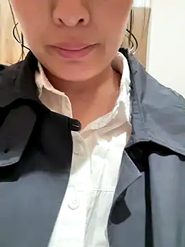 Snapshot of Freda-baby chatting on November 5, 2025, 1:27 am Freda-baby online show from November 5, 2025, 1:27 am