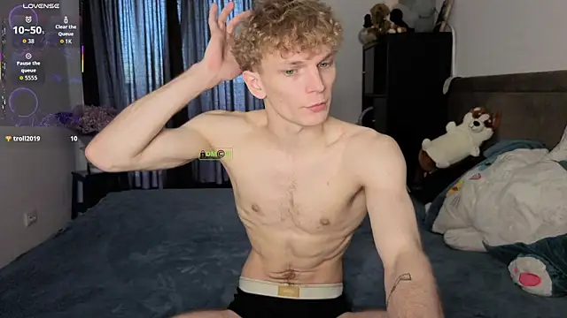 Snapshot of adam_chris chatting on October 19, 2025, 9:10 am adam chris online show from October 19, 2025, 9:10 am