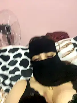  Jori  online show from November 10, 2025, 9:58 pm