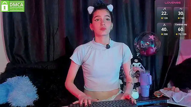 Bluedarkelf888 online show from October 7, 2025, 11:02 pm