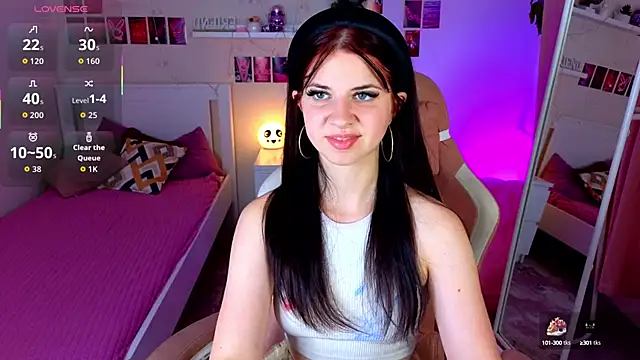 Snapshot of Wander_Waves chatting on September 13, 2025, 8:41 pm Wander Waves online show from September 13, 2025, 8:41 pm