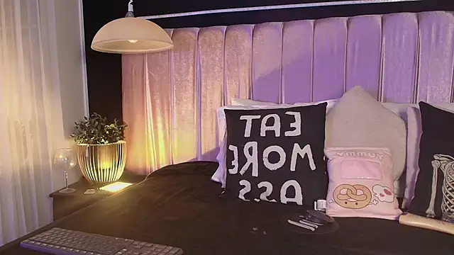 Dannyaa  online show from October 4, 2025, 12:14 pm