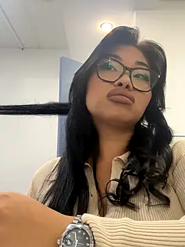 Mia stepMOM online show from September 14, 2025, 6:01 am