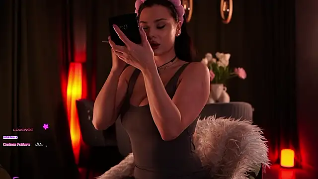 MaryHols online show from March 10, 2026, 5:07 pm