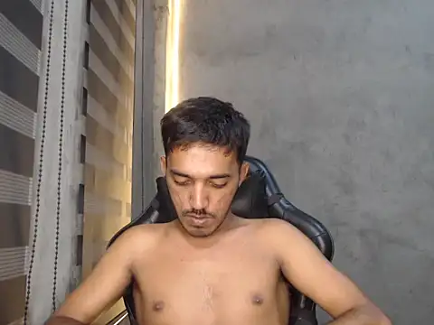 Snapshot of RowyCam chatting on September 10, 2025, 2:39 pm RowyCam online show from September 10, 2025, 2:39 pm