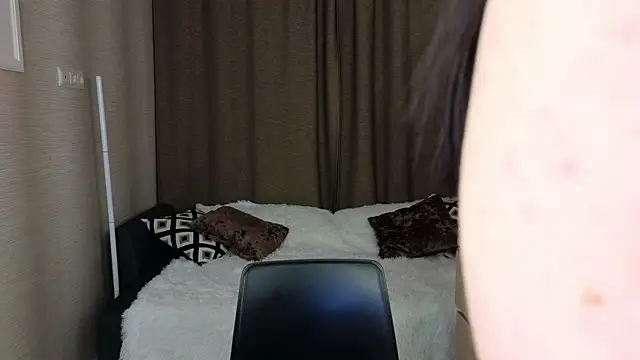 cute club online show from October 16, 2025, 5:14 pm