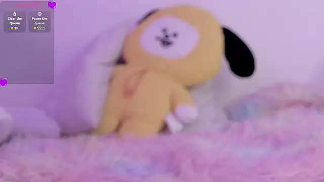 Chloemin online show from October 27, 2025, 8:46 pm