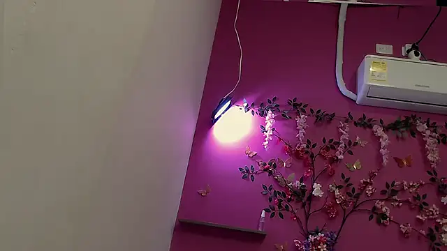 skinnybarbie022 online show from October 9, 2025, 1:14 am