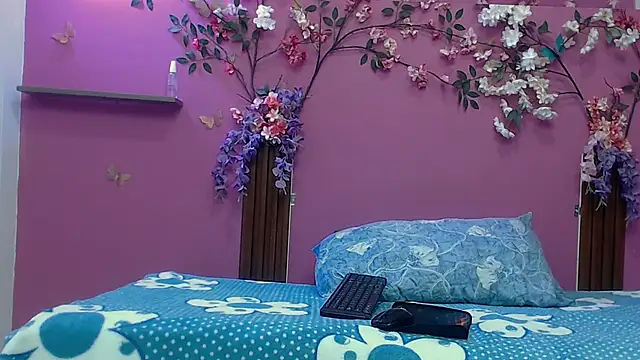 skinnybarbie022 online show from October 30, 2025, 1:07 am