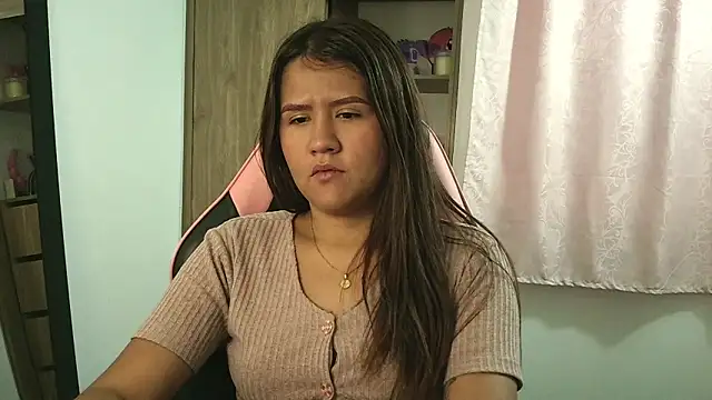 Oliviawatson1 online show from September 25, 2025, 12:53 pm