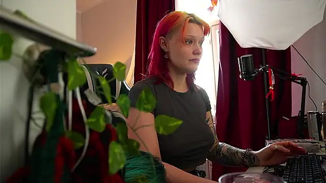 Snapshot of Sova173 chatting on February 13, 2026, 11:06 am Sova173 online show from February 13, 2026, 11:06 am