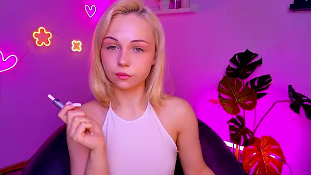 Charlotte Colinss online show from March 9, 2026, 3:32 am