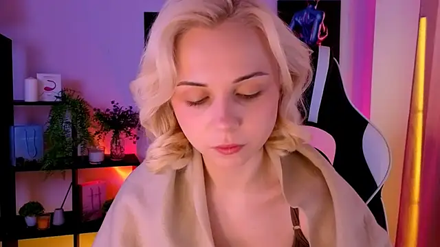 Charlotte Colinss online show from May 21, 2026, 6:09 am