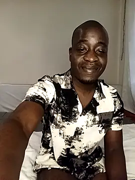 WaiterZim online show from October 5, 2025, 11:02 pm