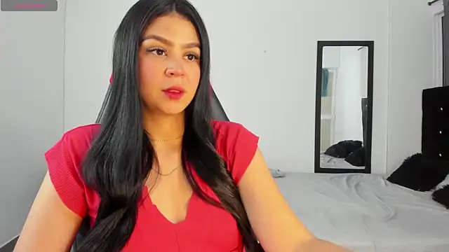 NicoleFletcher online show from November 9, 2025, 11:52 am