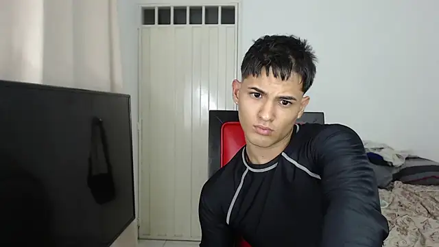 Alex mojica online show from October 17, 2025, 6:05 am