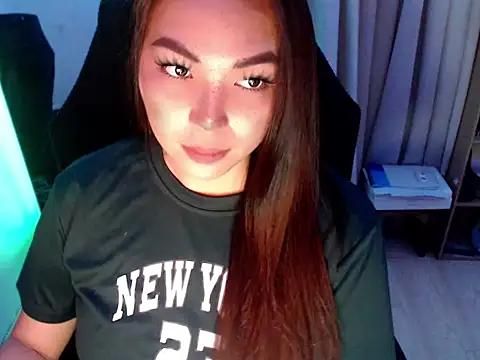 HolLyFaaCKer online show from March 12, 2026, 3:40 pm