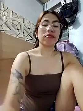 Deliciousgirl14 online show from October 13, 2025, 1:11 pm