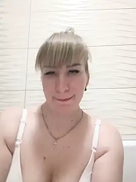 babyjessi online show from February 17, 2026, 7:42 pm