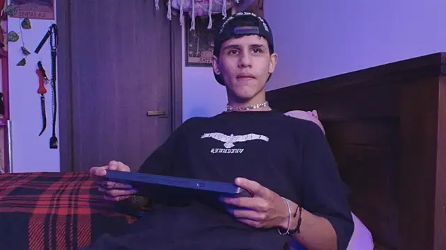 Snapshot of _realwav chatting on March 15, 2026, 7:14 am realwav online show from March 15, 2026, 7:14 am