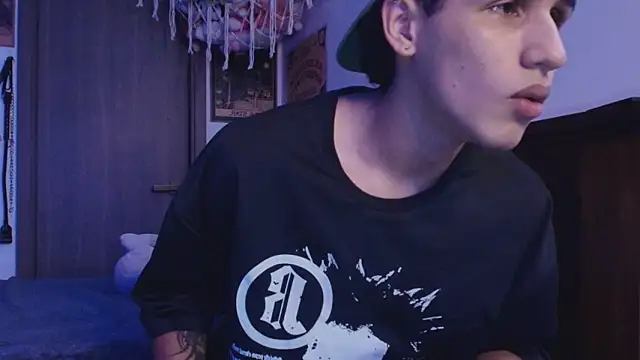 Snapshot of _realwav chatting on March 30, 2026, 4:35 am realwav online show from March 30, 2026, 4:35 am