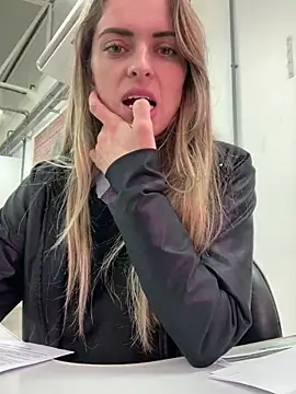 SweetGraciosa online show from September 26, 2025, 3:27 pm