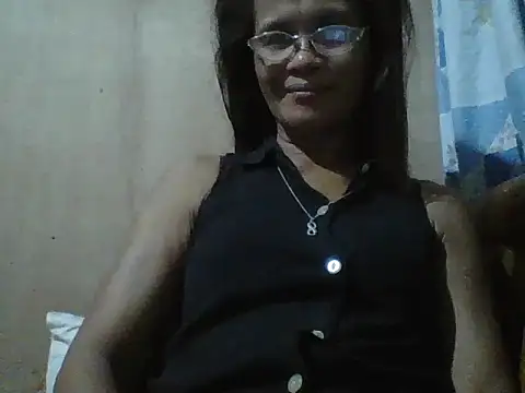 Kristen05 online show from October 12, 2025, 7:35 pm