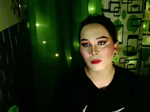 urdreamgirljacky online show from December 3, 2025, 6:32 am