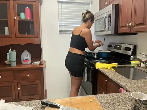 Snapshot of prettyykitty22 chatting on October 5, 2025, 5:33 pm prettyykitty22 online show from October 5, 2025, 5:33 pm