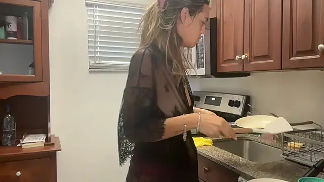 prettyykitty22 online show from March 21, 2026, 2:31 pm